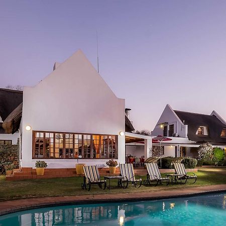 Mokoya Lodge Hekpoort Bagian luar foto