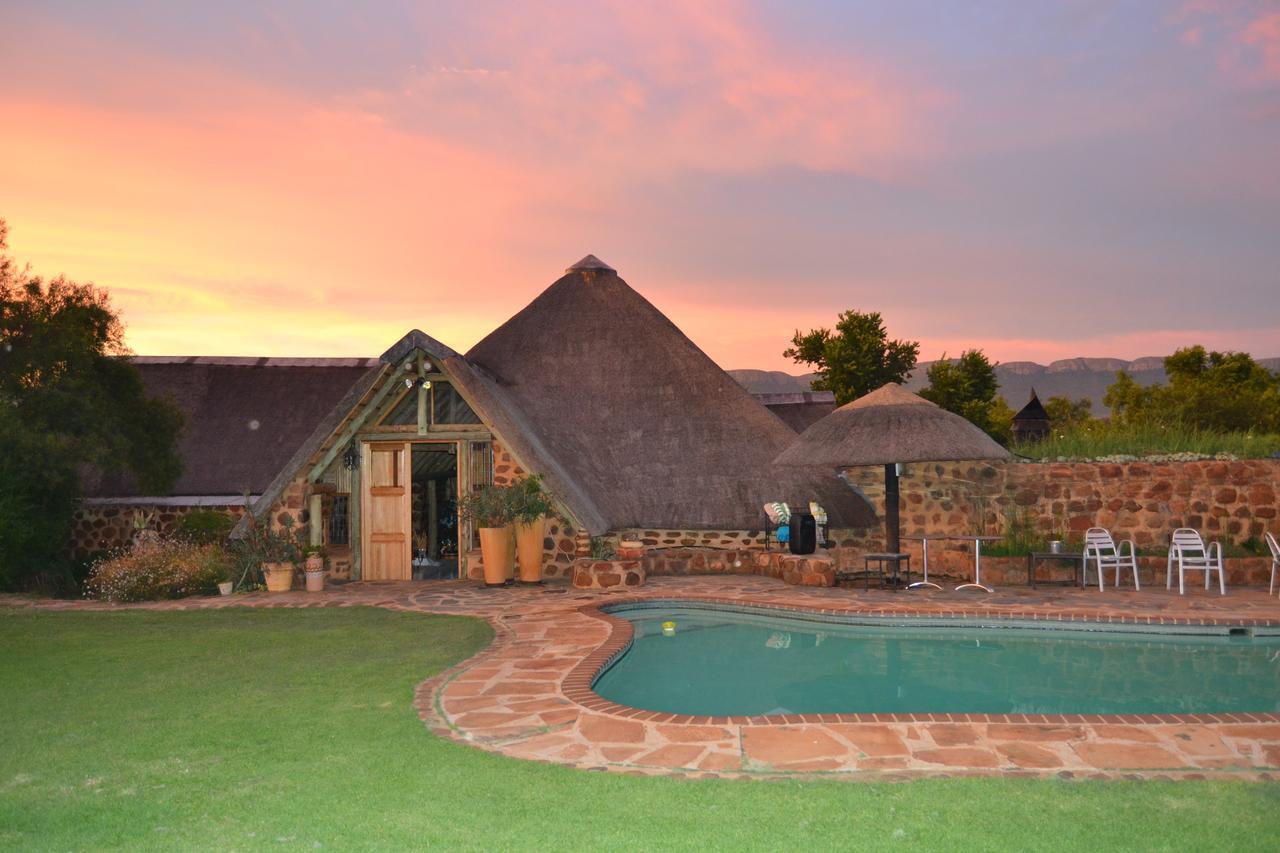 Mokoya Lodge Hekpoort Bagian luar foto