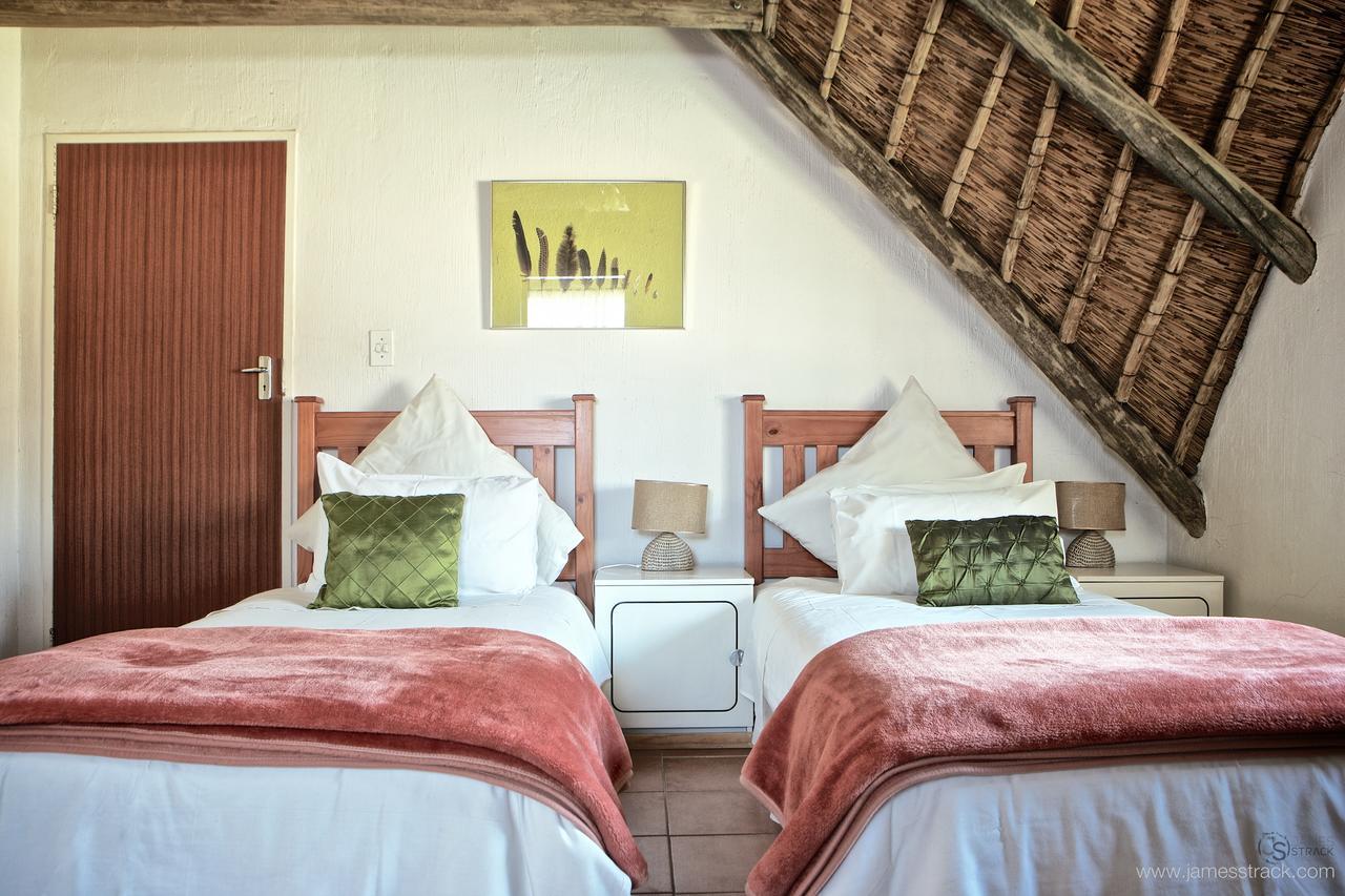 Mokoya Lodge Hekpoort Bagian luar foto