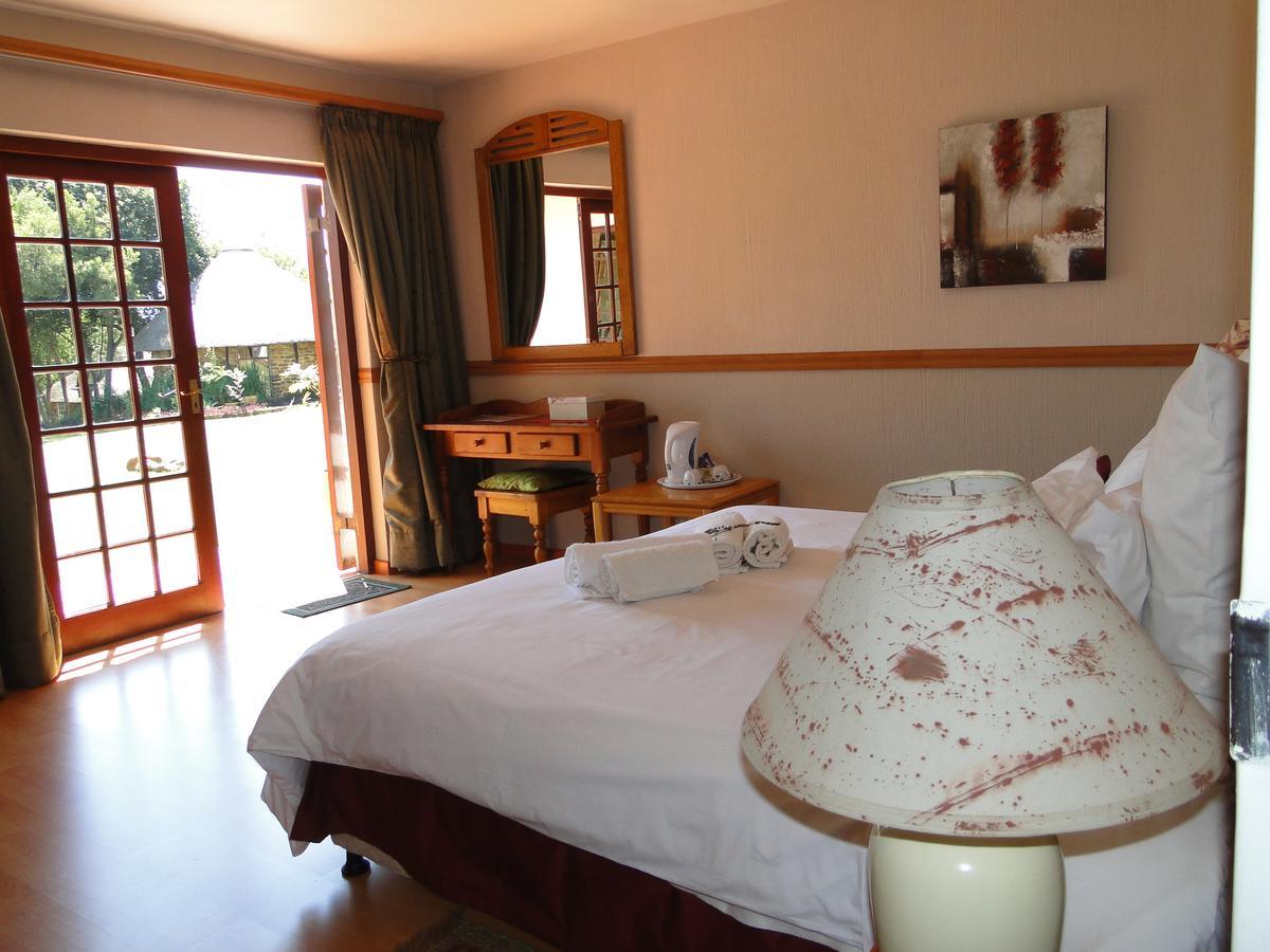 Mokoya Lodge Hekpoort Bagian luar foto