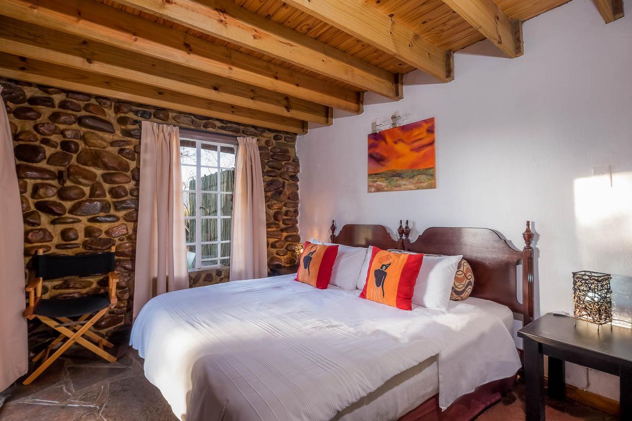 Mokoya Lodge Hekpoort Bagian luar foto